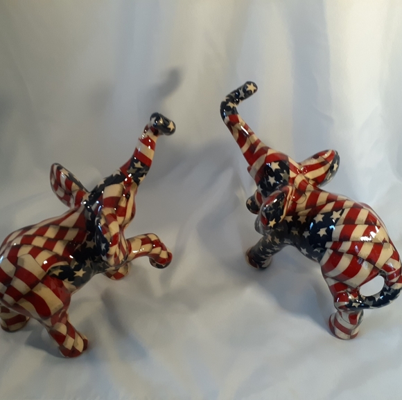 Vintage 2 piece set ceramic elephants - Picture 2 of 6